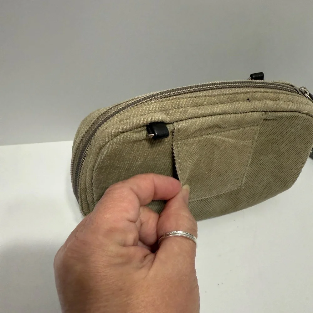 New Stylish Tan Crossbody / Fanny Pack Bag, Perfect For Traveling
